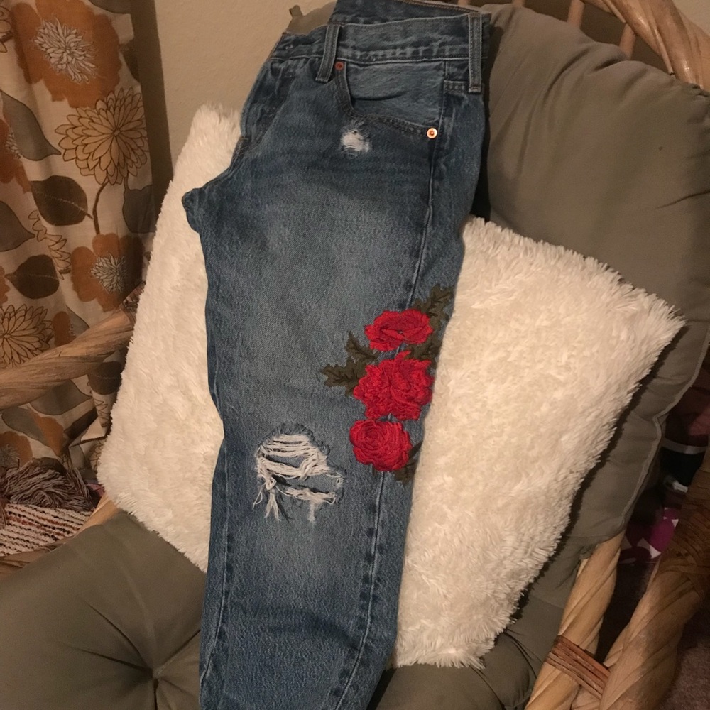 Levi’s destroyed embroidered cropped Mom jeans